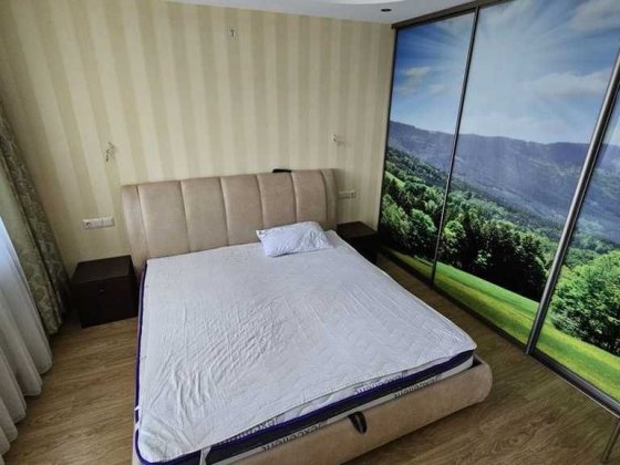 Сдаётся 2-х комнатная квартира ул. Надежды Алексеенко Дніпро