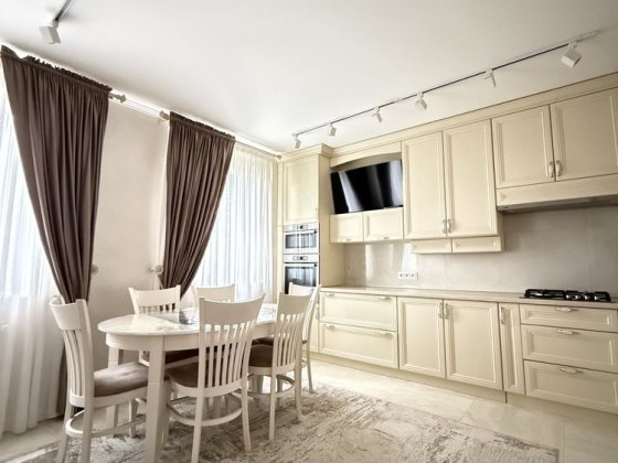 Без комісії! Оренда 2-кім. кв. + паркінг, по вул. Розточчя Львів