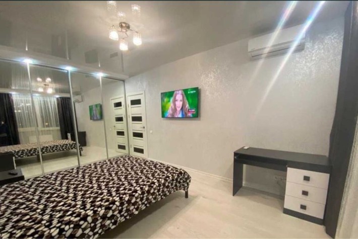 Оренда 1 кімн. кв. (євродвушка) "56та Перлина"  ЖК "Кадорр" Таїрова - фото 1