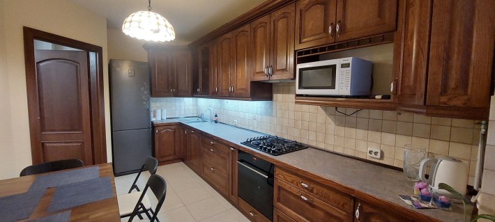 Вул. Жасмінова. Здам в оренду 2 кімнатну квартиру 68 м2 - фото 1