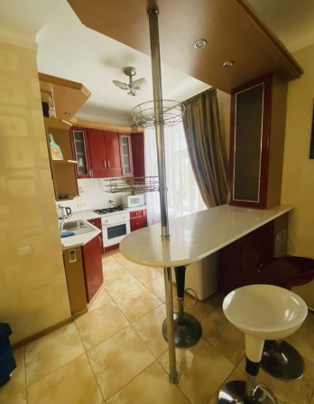 Сдается 1к.квартира- студия.ЦЕНТР ГОРОДА! Набережная.Закрытый двор. - фото 1