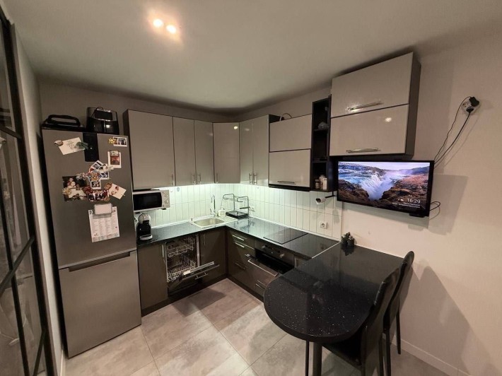 ЖК Пасічний масив  вул. Пасічна  Оренда 2 кім. квартири+кухня-студія - фото 1