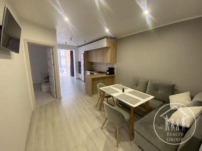 Оренда стильної 2-кімнатної квартири-студії | вул. Пулюя, 40 - фото 1