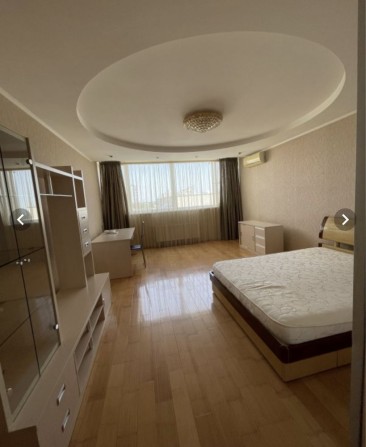 Сдам  2 комн Рихтера (приват банк) /Старицкого 10.000 - фото 1