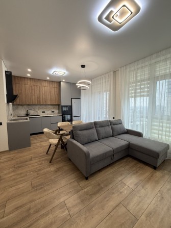 Сдам Стильная 1-ком жк 4 Сезона,  Бесперебойник на свет - фото 1