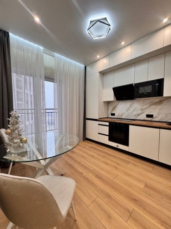 Сдам новую красивую квартиру !Ул. Краснова ! ЖК 66 Жемчужина ! Кадор - фото 1