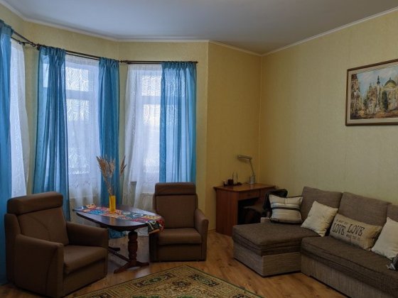 ВЛАСНИК Здам власну двокімнатну квартиру з індивідуальним опаленням Львів