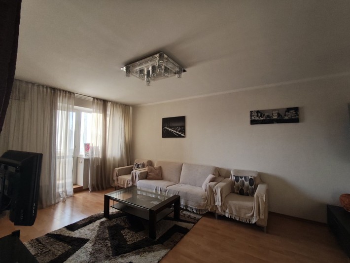 Сдам 2ую квартиру новострой пр.Гагарина/ул.Сегедская 70м  13000гр ГАЗ - фото 1