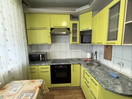 Реальная 2-ка на Алексеевке, Победа, Людвига Свободы 58 Харьков