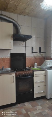 Сдам реальную 2 комн. из. квартиру метро Индустриальная 10 минут - фото 1