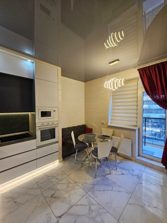 Аренда 2 ком квартиры с балконом, Аркадия, Жемчужина 51 - фото 1