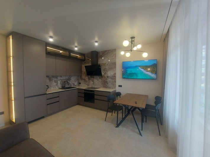 Сдам кухня- студия и 2спальни ЖК Омега/ Толбухина 135 - фото 1