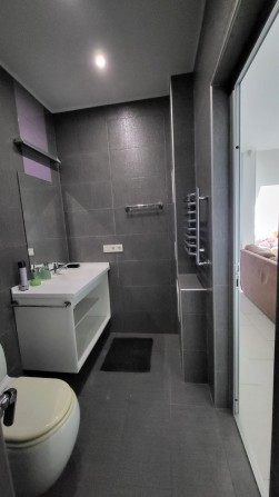 Сдам 2 комнатную квартиру новострой Новые Дома м.Армейская, паркоместо - фото 1