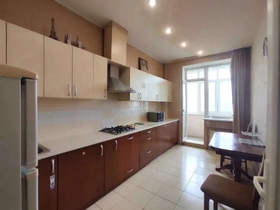 Сдается 2к квартира, Площадь Восстания Харків