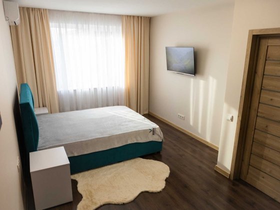 Оренда на Целевича / Перша здача  /  Власник Угринов