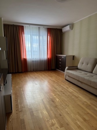 1-кім. квартира в довгострокову оренду, с. Чайки, вул. Печерська 2 - фото 1