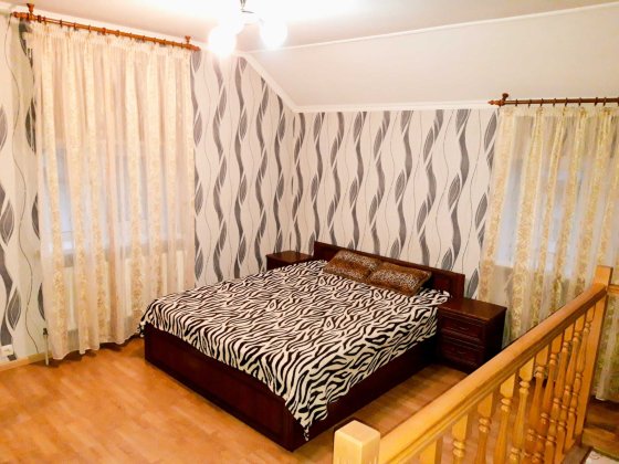 Оренда великої 1-кім квартири с. Гатне вул. Шкільна, газ, вільно Гатное