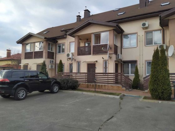 Оренда 1 ком з двориком та паркомісцем Таунхаус Святопетрівське