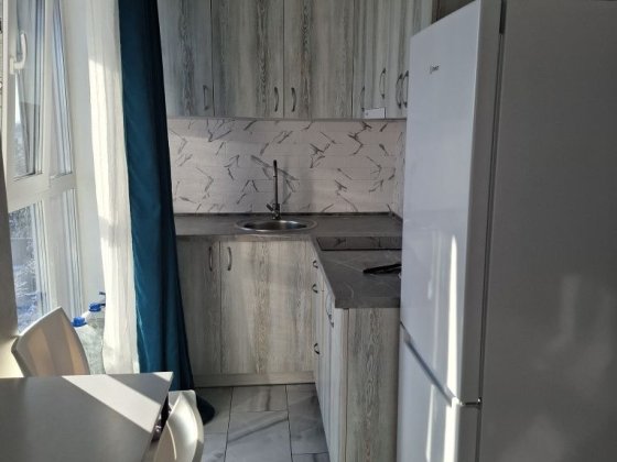 Новенька квартира-студія, Хотів, власна котельня Хотов