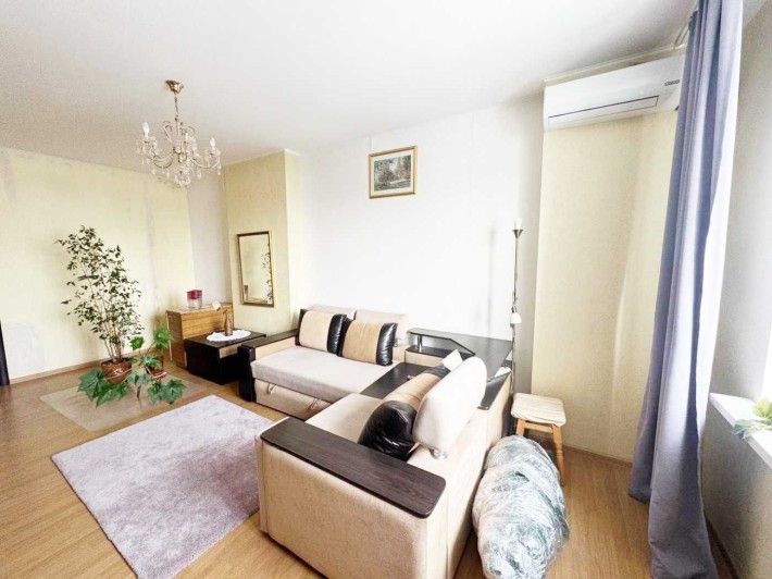 Чайки,ЖК Брест Литовський, Печерська 2, затишна 1к, невисокий поверх. - фото 1