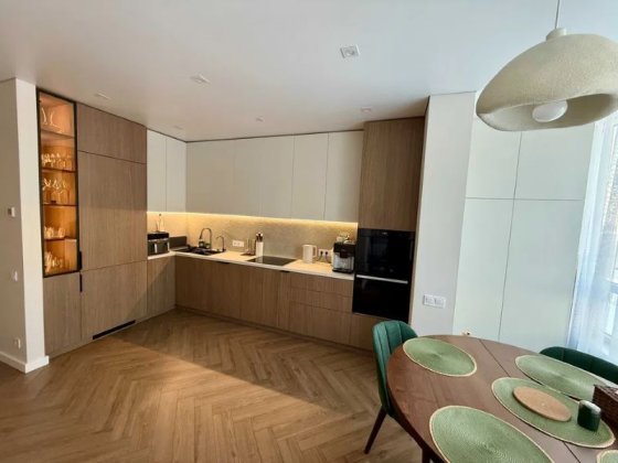 Продаж 3- к квартири вул. Каховська 62а Киев