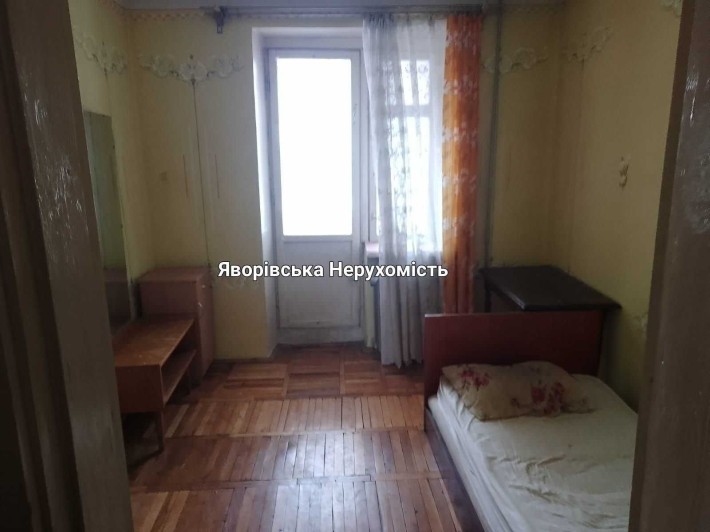 Здається в довготривалу оренду 3-кімн. квартира в м. НОВОЯВОРІВСЬК. - фото 1