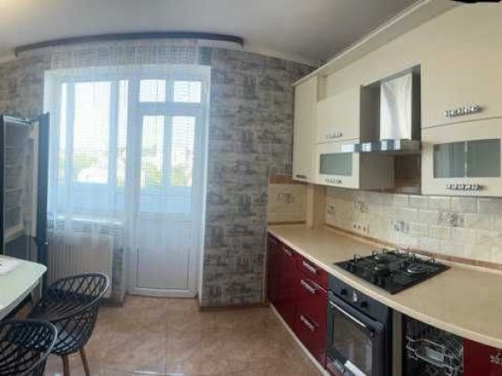 здається  квартира Жолква