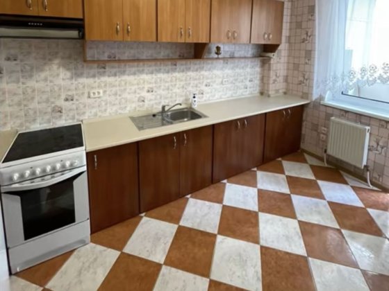 Сдам однокомнатную квартиру жк Радужный Генератор Лиманка