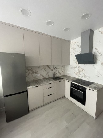 Первая сдача! Студия с ремонтом в ЖК Акварель 8. - фото 1