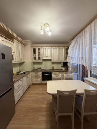 Радужный, дом 12. Уютная 2х квартира с лоджией! Можно с кошечкой/котом - фото 1