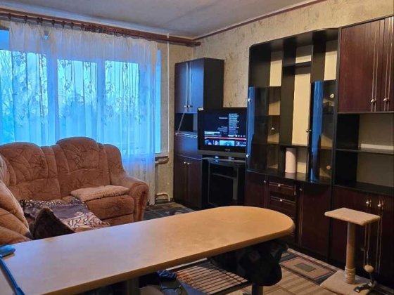 Сдаётся 2 - х комнатная квартира на Василя Стуса .(Черёмушки) Каменское