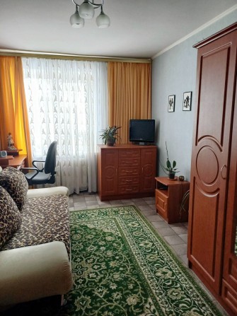 Сдаётся светлая красивая комната. - фото 1