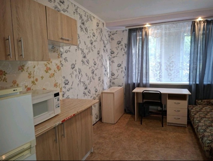 Здається в оренду кімната в гуртожитку з хорошим  ремонтом - фото 1