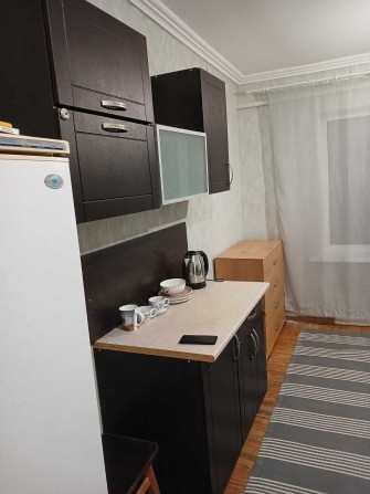 Здам кімнату з ремонтом в центрі міста вул.Героїв УПА,11 - фото 1