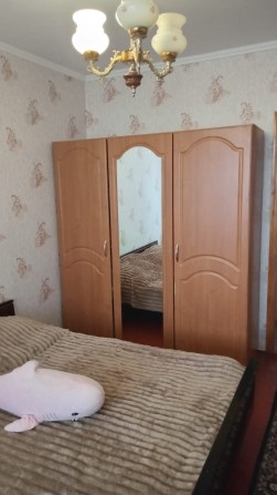 Здається кімната в трьох кімнатній квартирі - фото 1