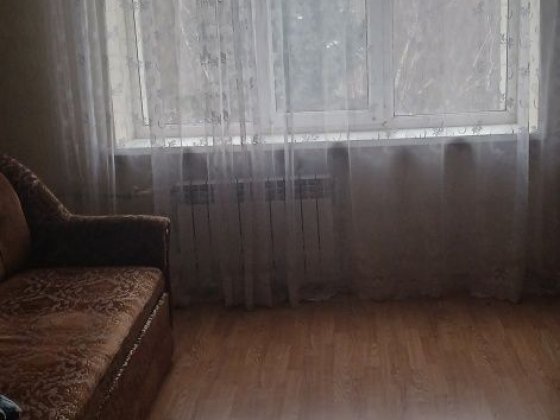 Шукаю дівчину на ПІДСЕЛЕННЯ 
Район Комарова 38 Чернівці