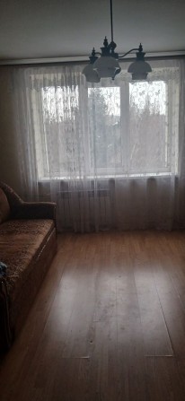 Шукаю дівчину на ПІДСЕЛЕННЯ 
Район Комарова 38 - фото 1