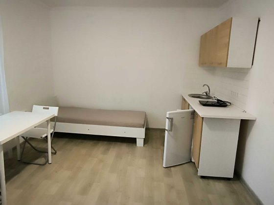 Місце в кімнаті для дівчини Винница