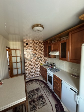 Здам кімнату для дівчини, в 3 кімнатній квартирі - фото 1