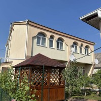 Цегляний будинок. Центр села Трушки Белая Церковь