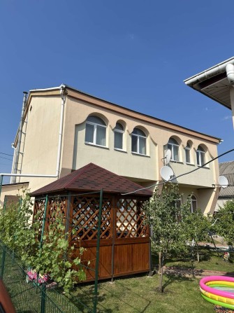 Цегляний будинок. Центр села Трушки - фото 1