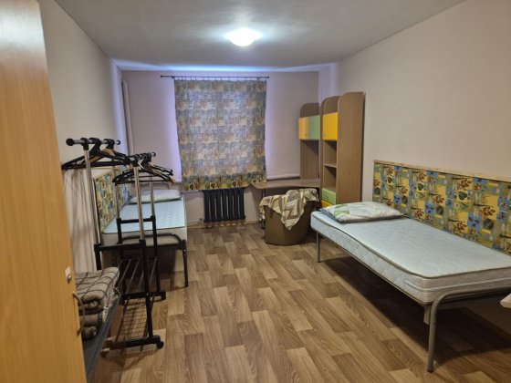 7хв м .Деміївська комната в гуртожитку 1-2особам!звоніть тільки)) Киев