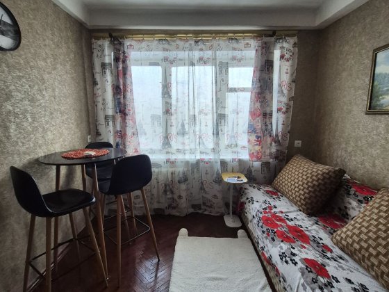 Кімната біля метро для дівчини/жінки,  м.Академмістечко, Житомирська Киев