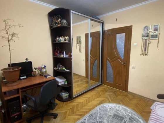 Оренда кімнати для дівчини  у трикімнатній квартирі Львов