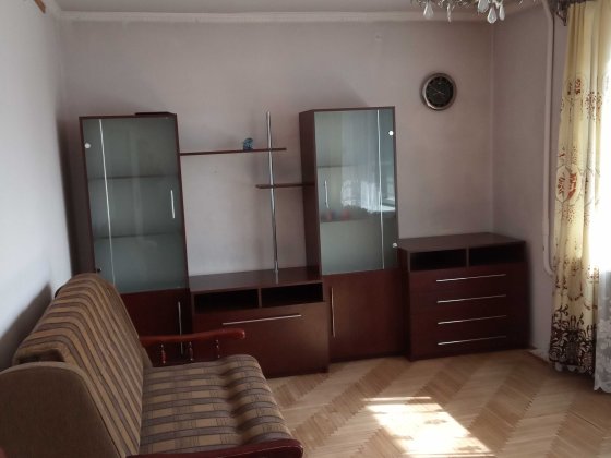 Здається кімната 18кв.м в трьох кімнатній квартирі.Для хлопця. Львів