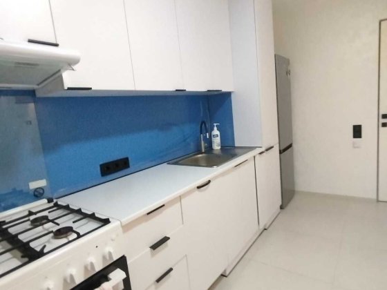 Здам кімнату на Подолі - Контрактова площа. (Для дівчини або жінки). Киев