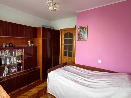 ізольована кімната в трикімнатній квартирі Львов