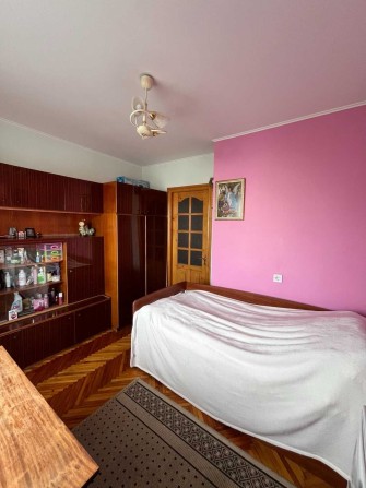 ізольована кімната в трикімнатній квартирі - фото 1