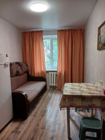 Сдам комнату на ул.Космонавтов/10 квартал - фото 1