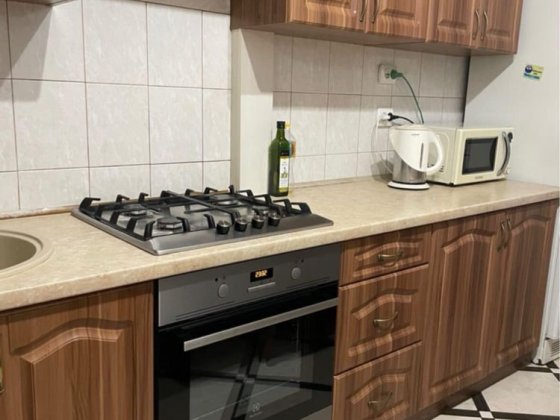 Довгострокова оренда кімнати у 4 кімнатній квартирі Львов